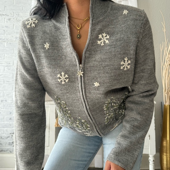 Coldwater Creek Winter Sweater - Picture 4 of 8